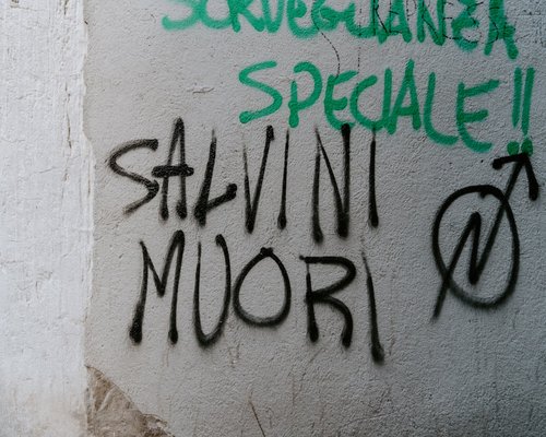 Persone che lavorano serenamente